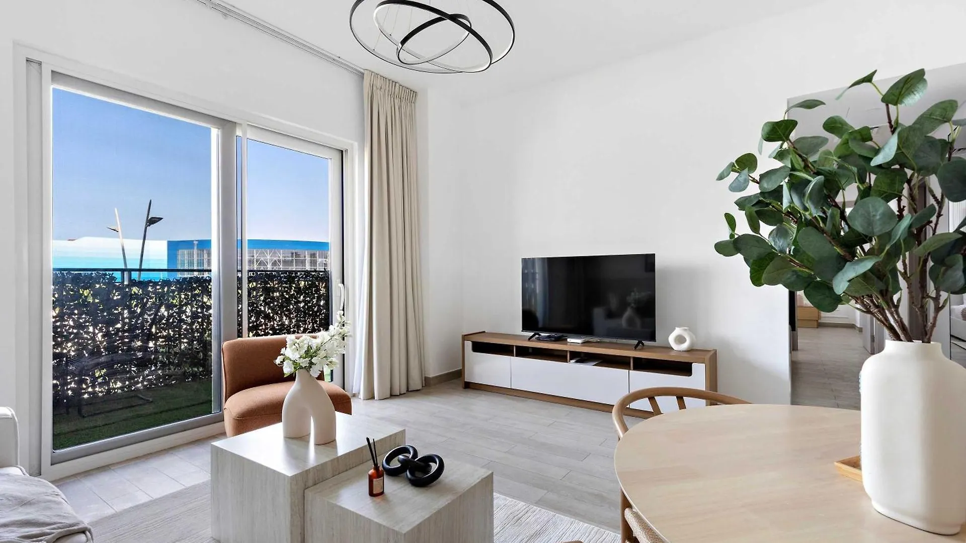 Silkhaus Modern 2Bdr With Canal View On Yas Island Abu Dhabi